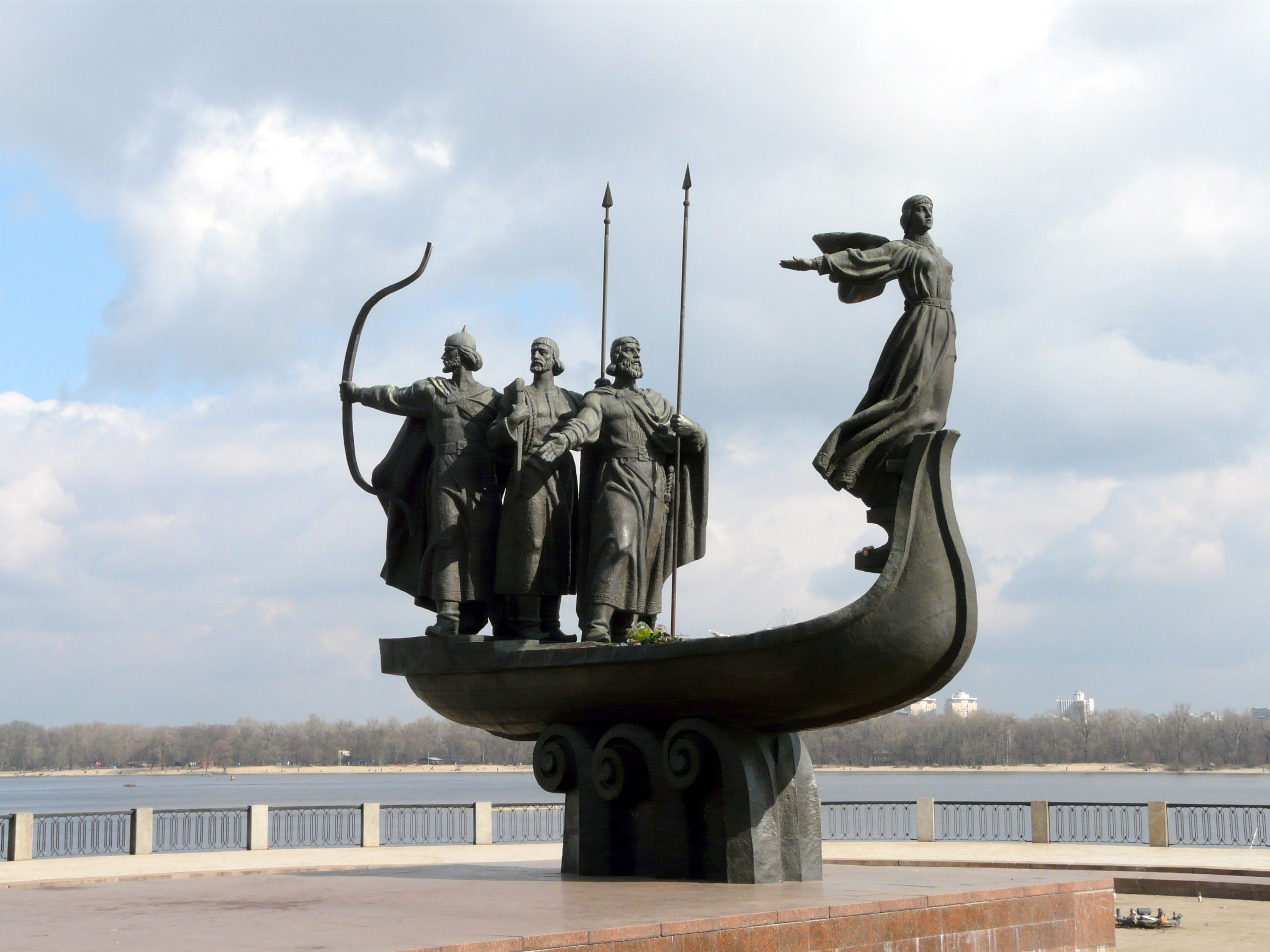 Statue of Kyi, Shchek, Khoryv and Lybid